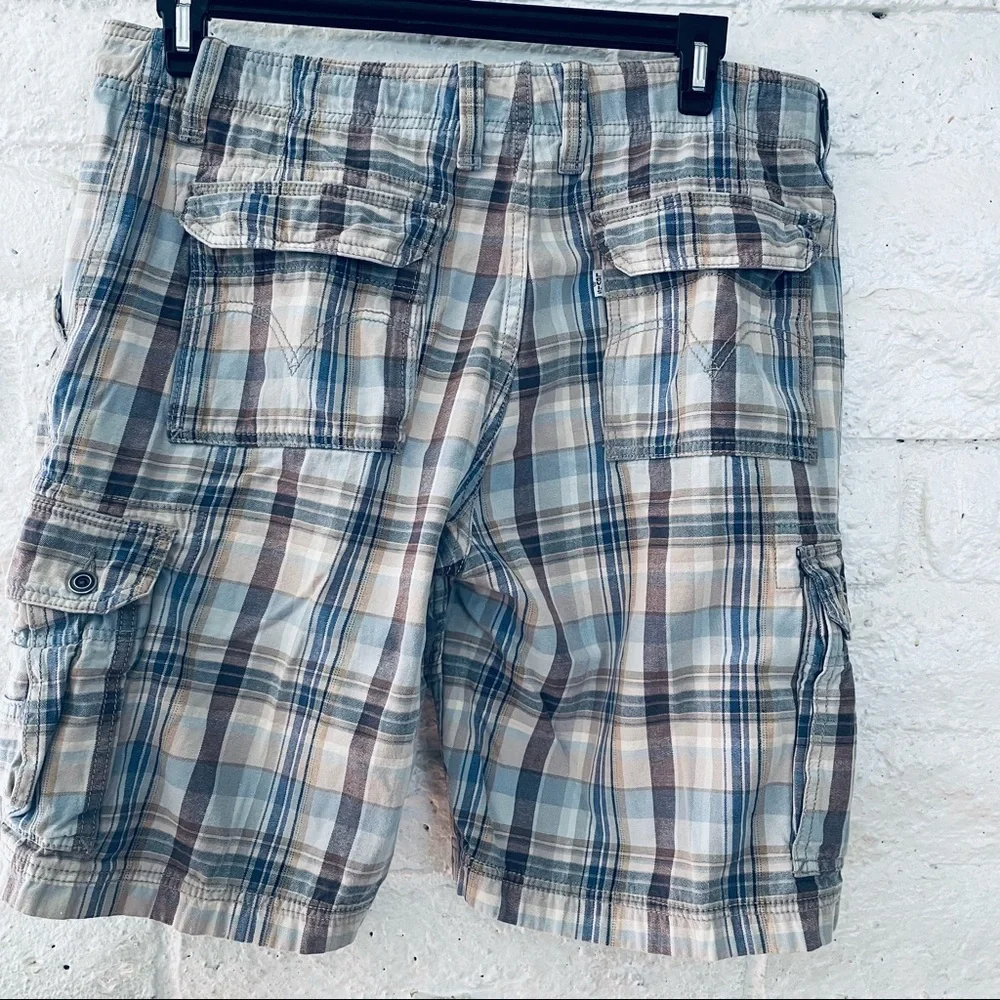 MENS LEVIS CARGO SHORTS Size 36 Multicolor Good Condition - Picture 3 of 10